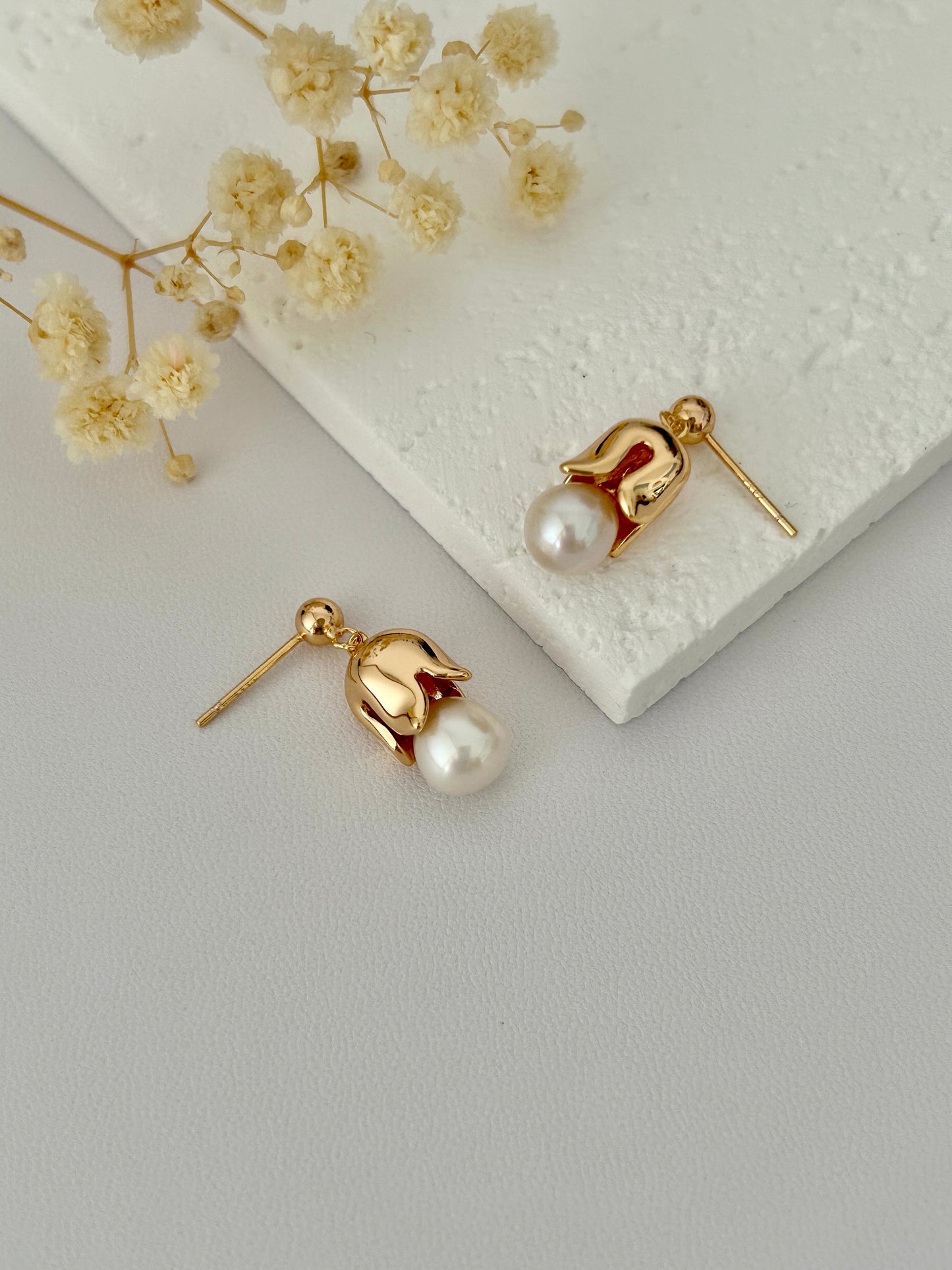 Bell Flower Pearl Earrings