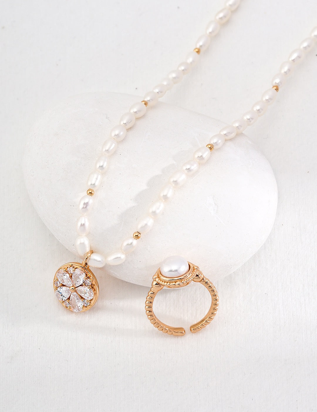 Pearl Ring - Mirror