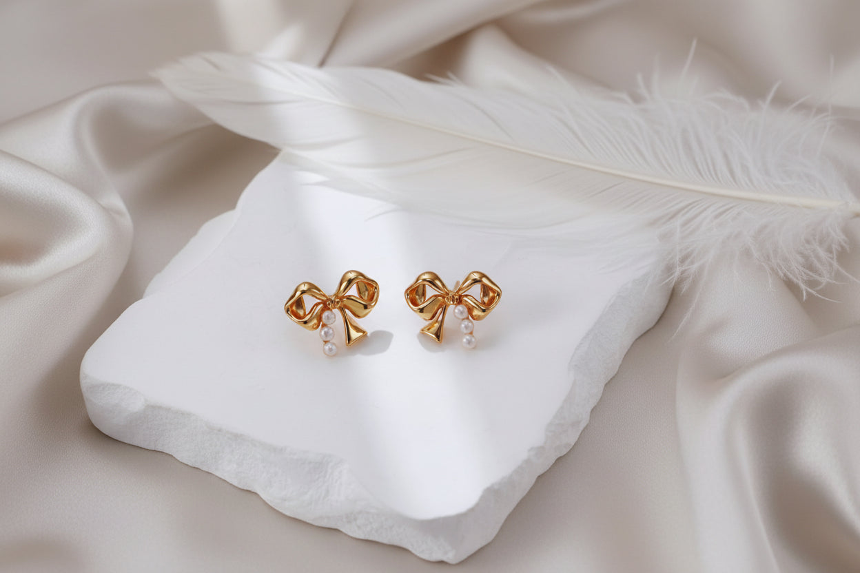 Vintage Bow Pearl Stud Earrings in 925 Sterling Silver – Gold or White Gold Finish