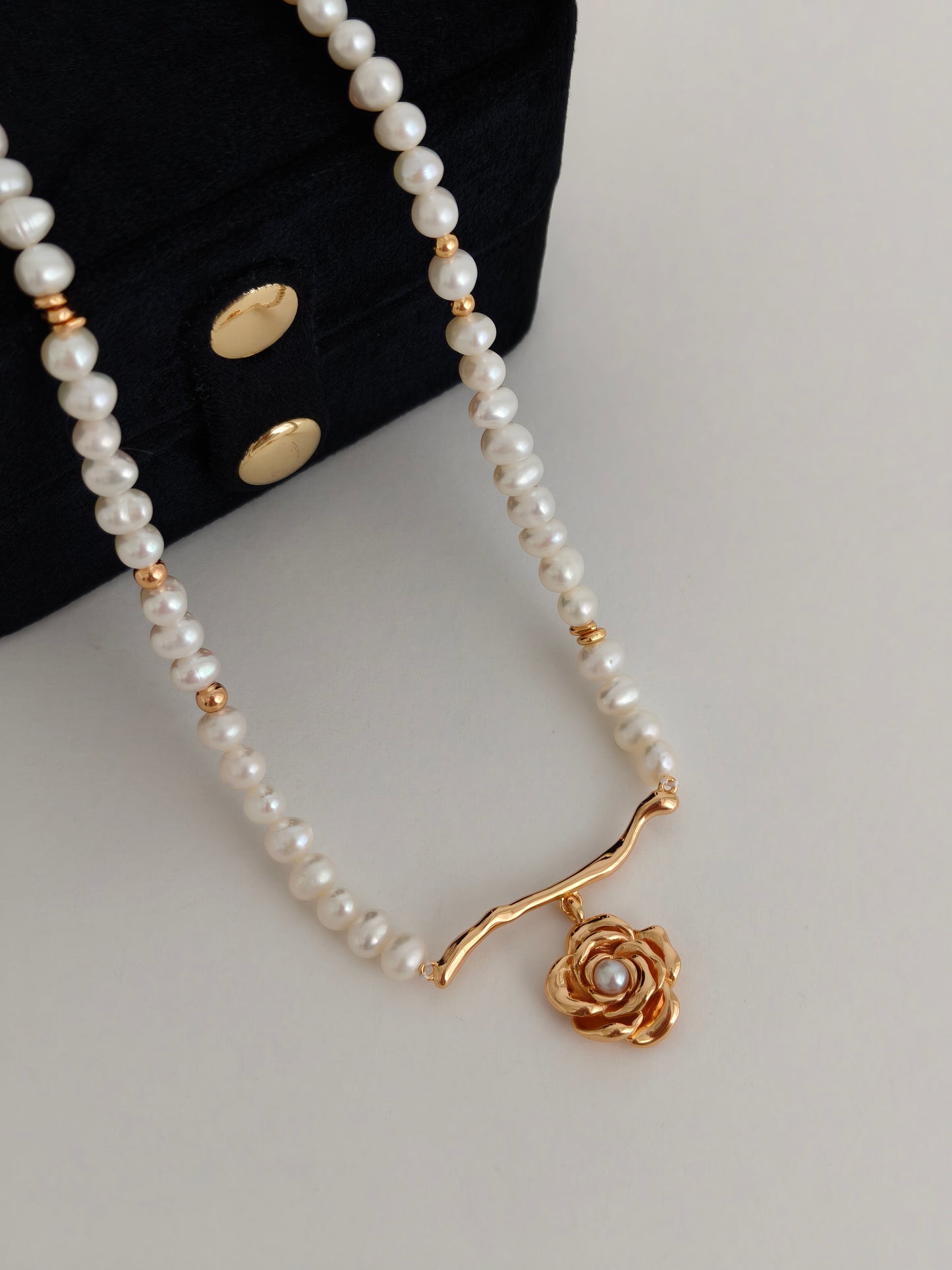 Vintage Gold Rose Pendant Pearl Necklace – S925 Silver