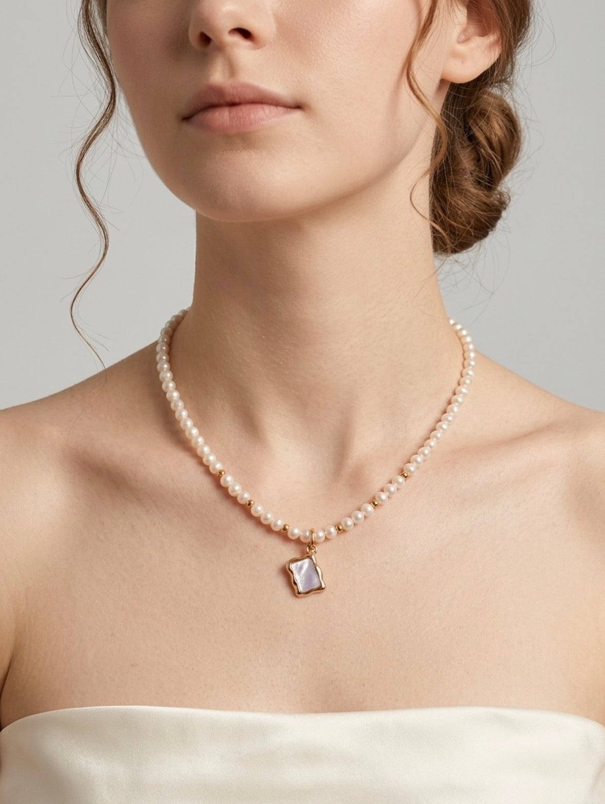 Freshwater Pearl Necklace & Bracelet Set with Double-Sided Mother-of-Pearl Pendant – Vintage Gold Beaded Pearl Jewelry