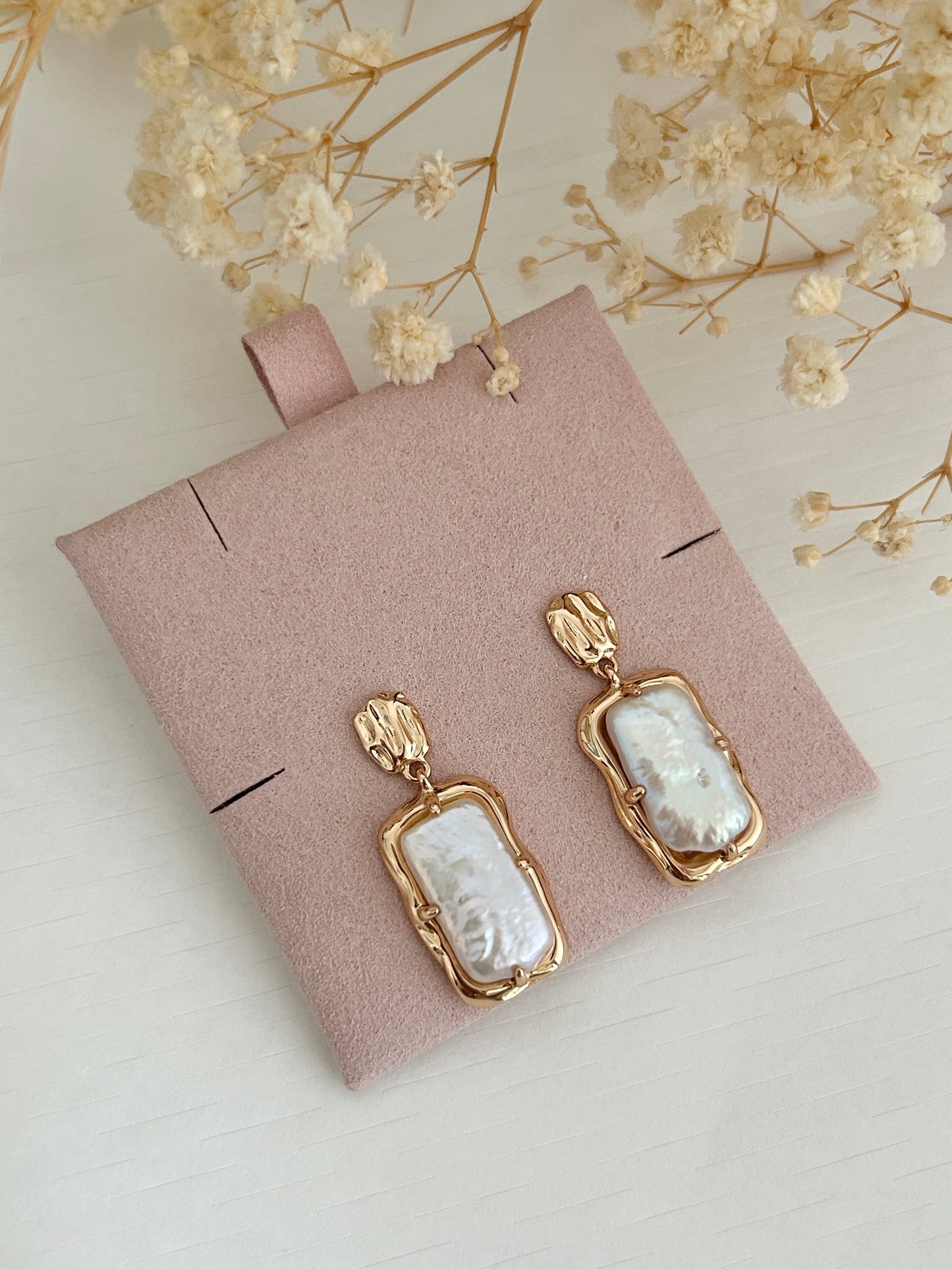 Regal Frame Baroque Pearl Set
