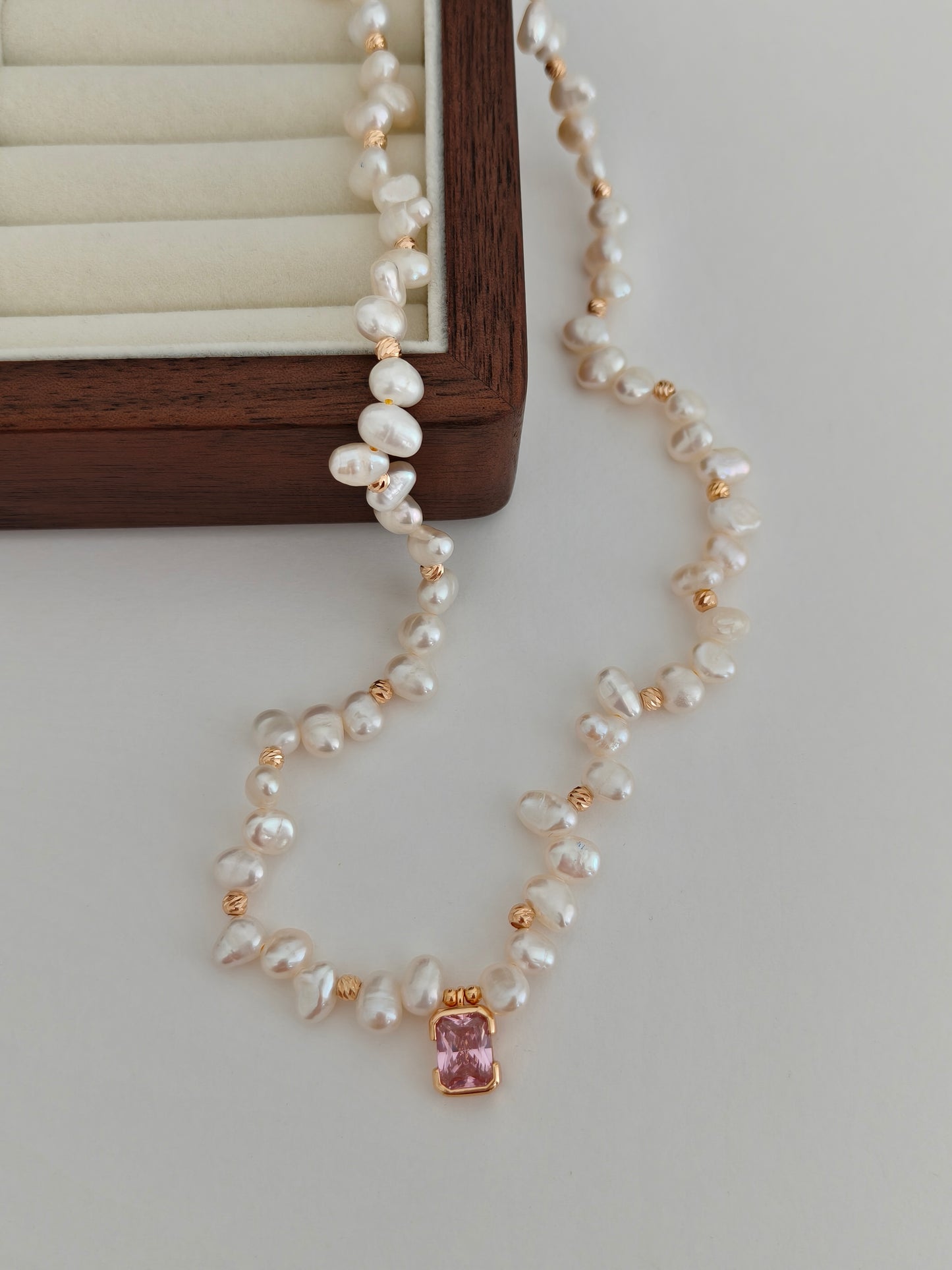 S925 Silver Pink Zircon & Pearl Necklace – Vintage Gold
