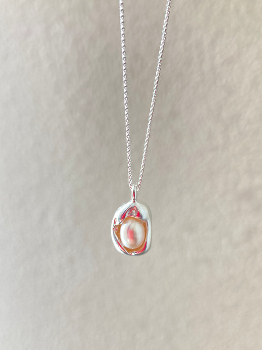 Sterling Silver Pearl Necklace/Silver Pea
