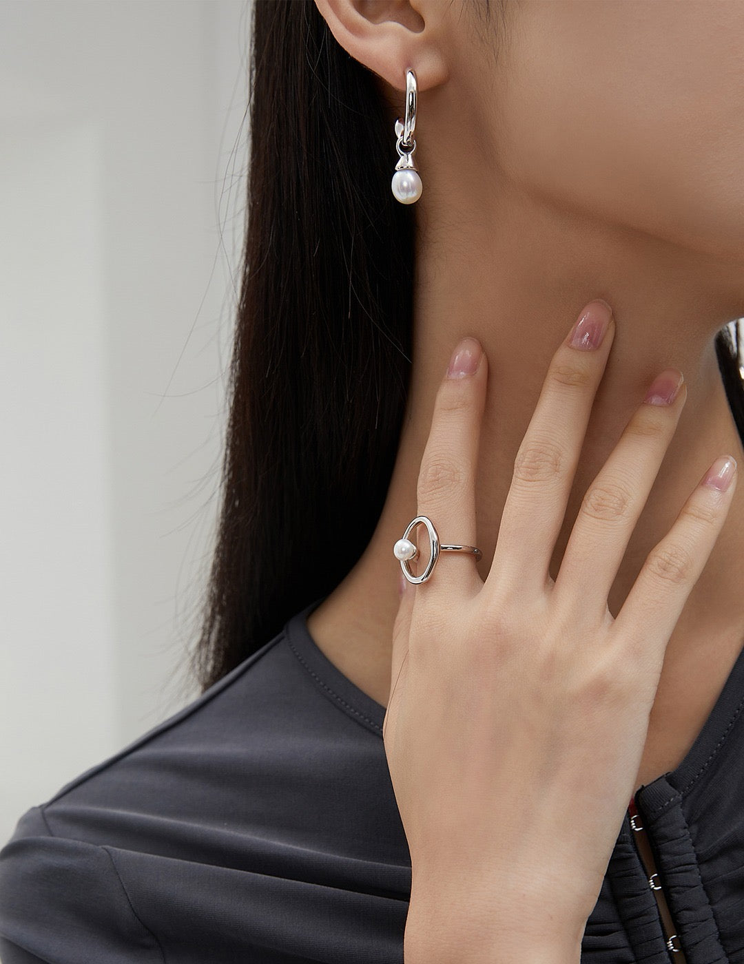 The Sun Pearl Ring