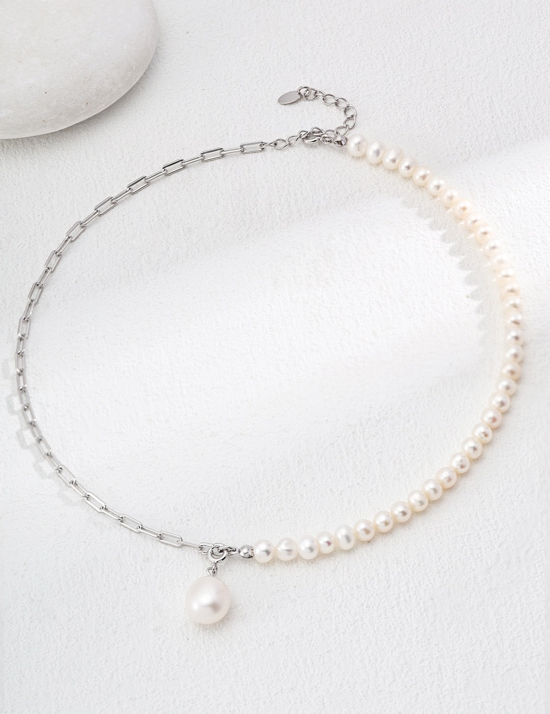 Pearl and Chain Necklace