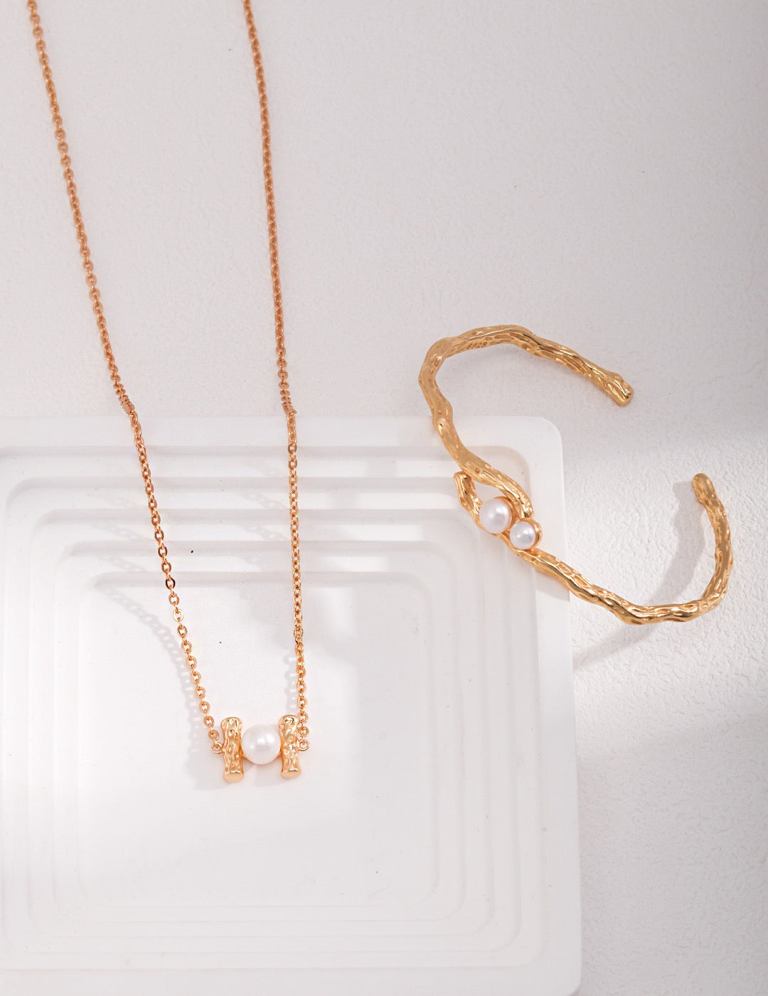 Minimalist Pearl Necklace