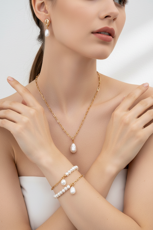 Pearl and Chain Necklace