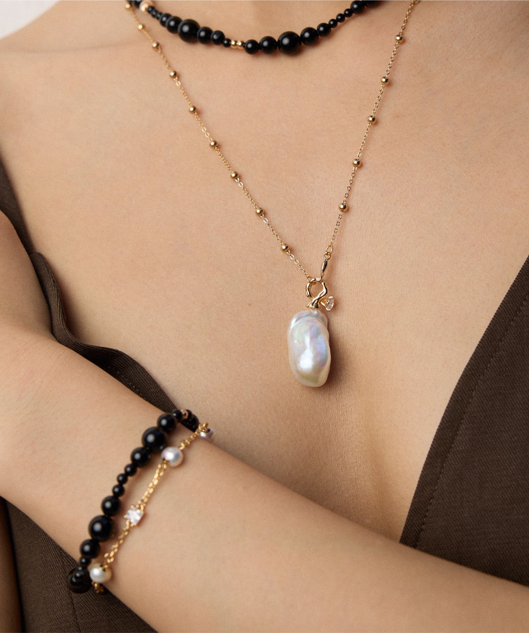 Baroque Pearl’s Charm Necklace
