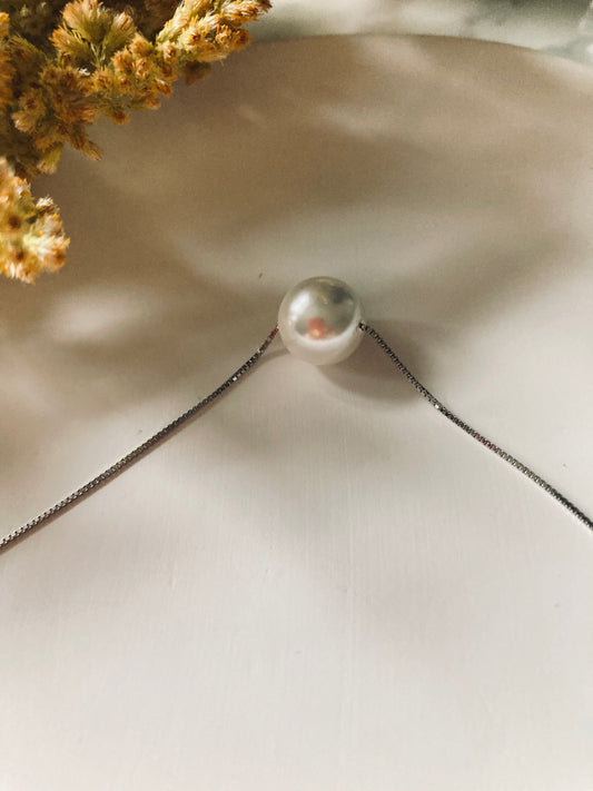 Pearl and silver necklace