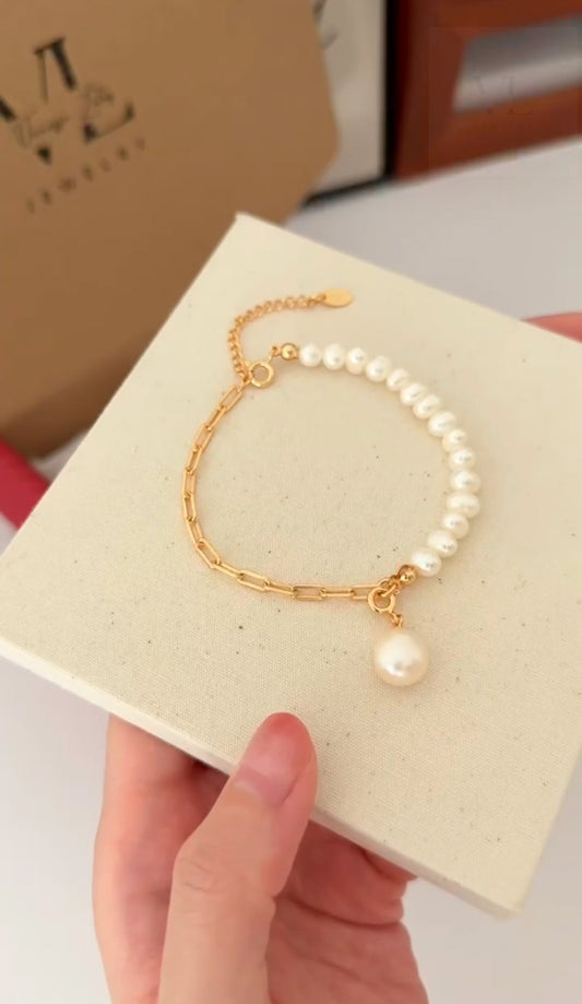 Pearl and chain bracelet