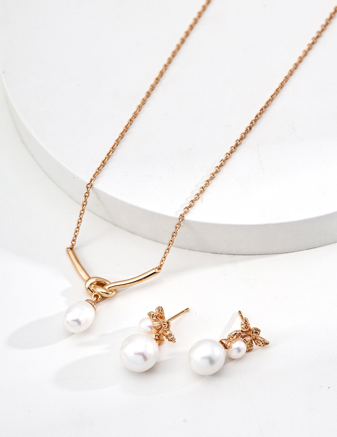 Vintage Gold Pearl Earrings – Natural Freshwater Pearls, Butterfly Design