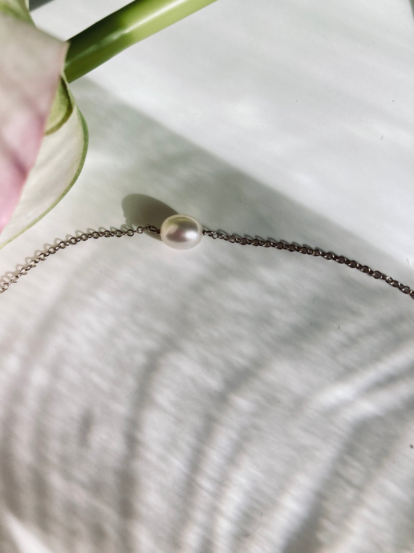 Minimalist pearl and silver necklace