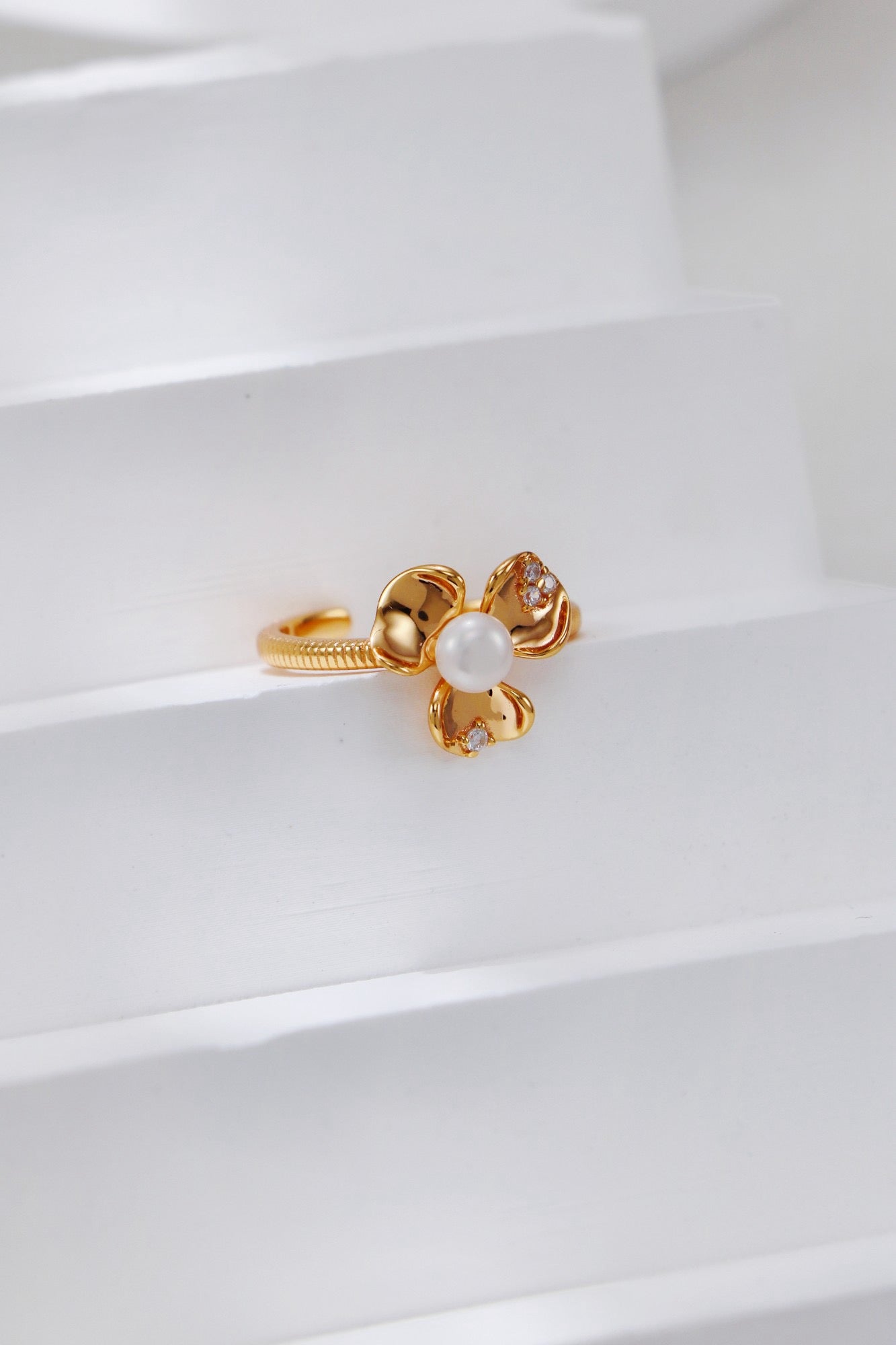 Pearl and Silver Flower Ring