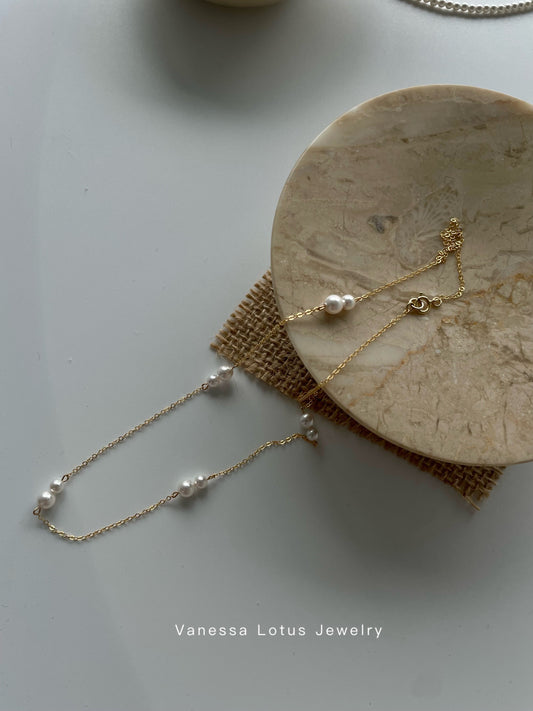Minimalist two pearls necklace