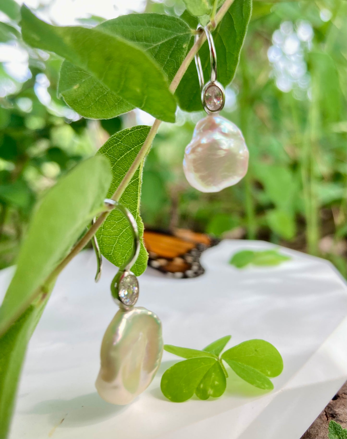 Flake Pearl Earrings