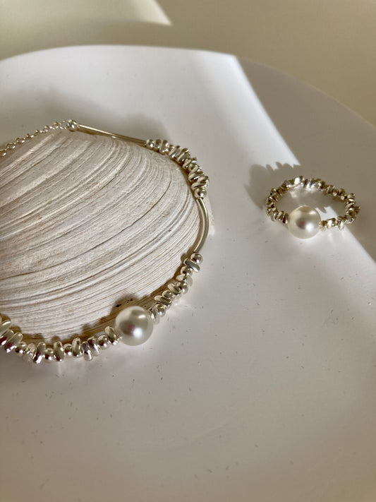Pearl and silver chip bracelet