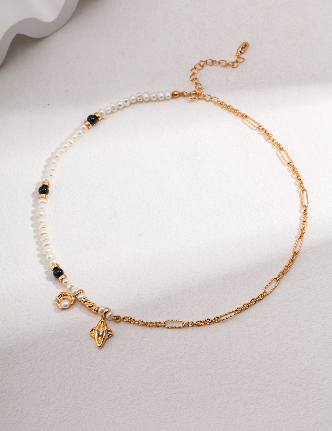 S925 Silver Black Onyx & Pearl Pendant Necklace – Platinum & Vintage Gold