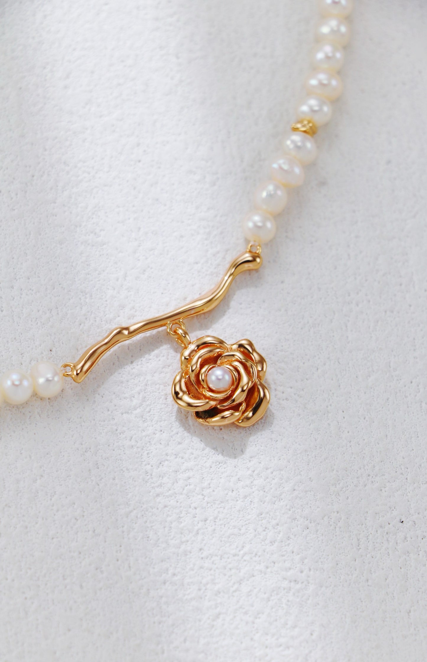 Vintage Gold Rose Pendant Pearl Necklace – S925 Silver