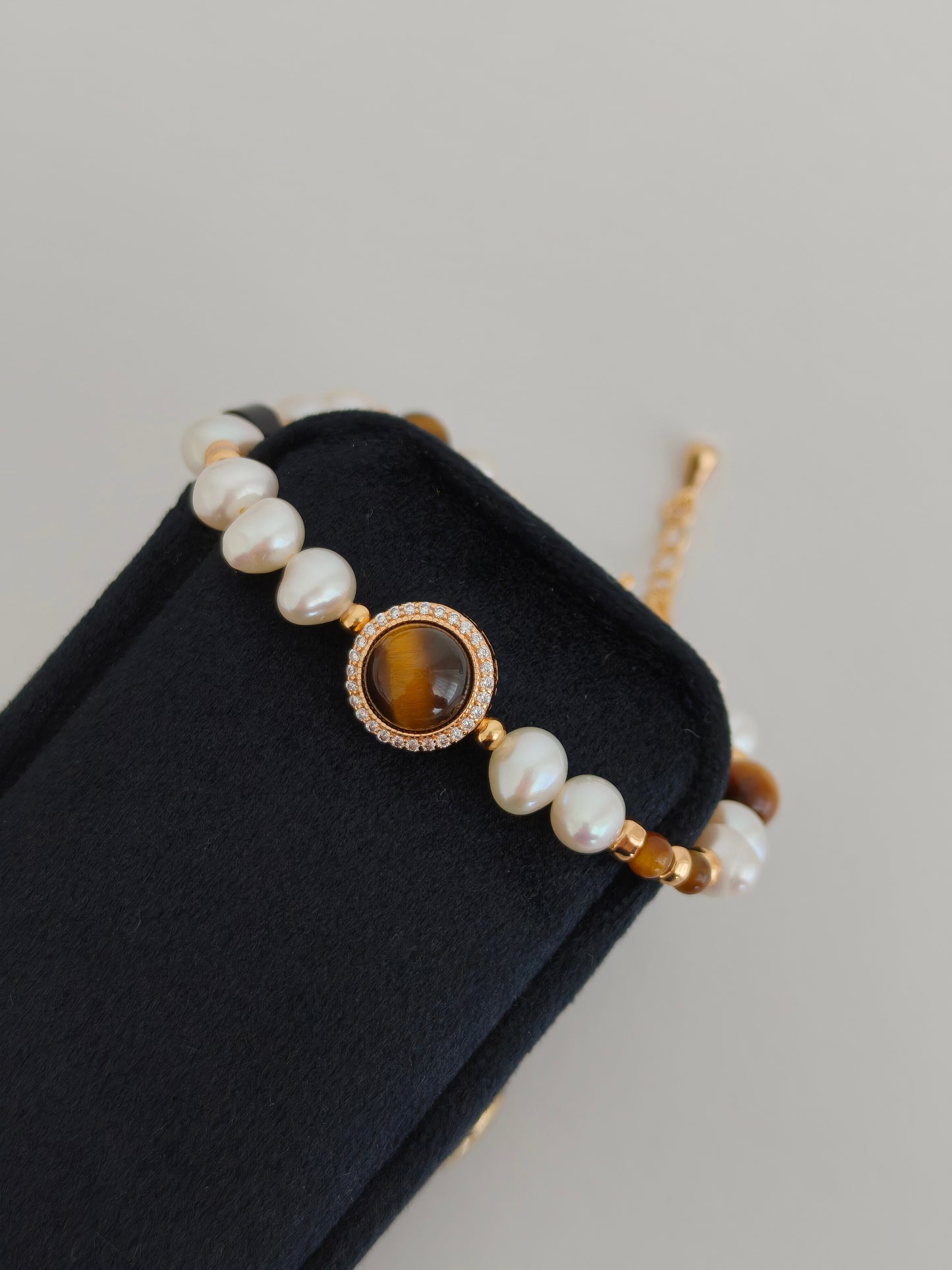 Vintage Pearl & Tiger Eye Bracelet – S925 Silver, Retro Gold Beaded Bracelet