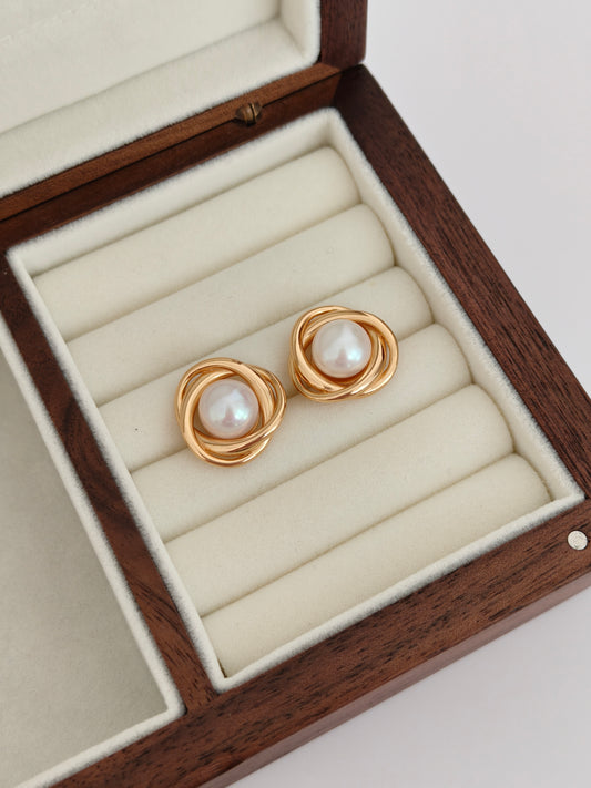Eyes of Dragon Pearl Studs