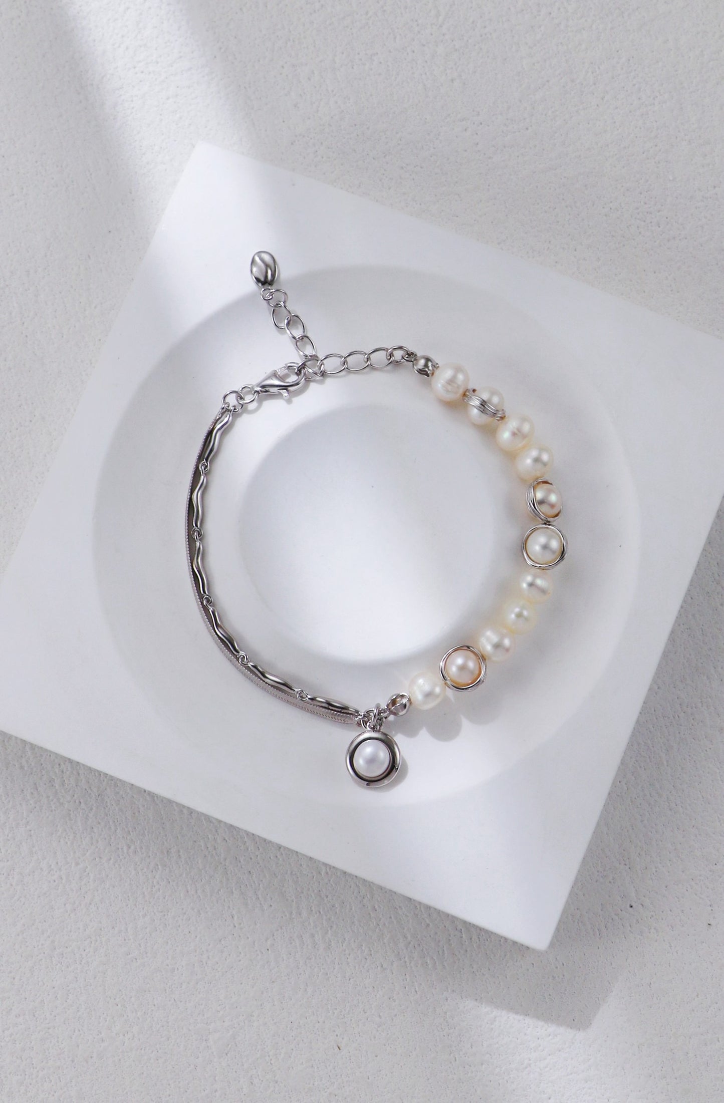 Natural Pearl & Sterling Silver Chain Bracelet – Minimalist Elegance
