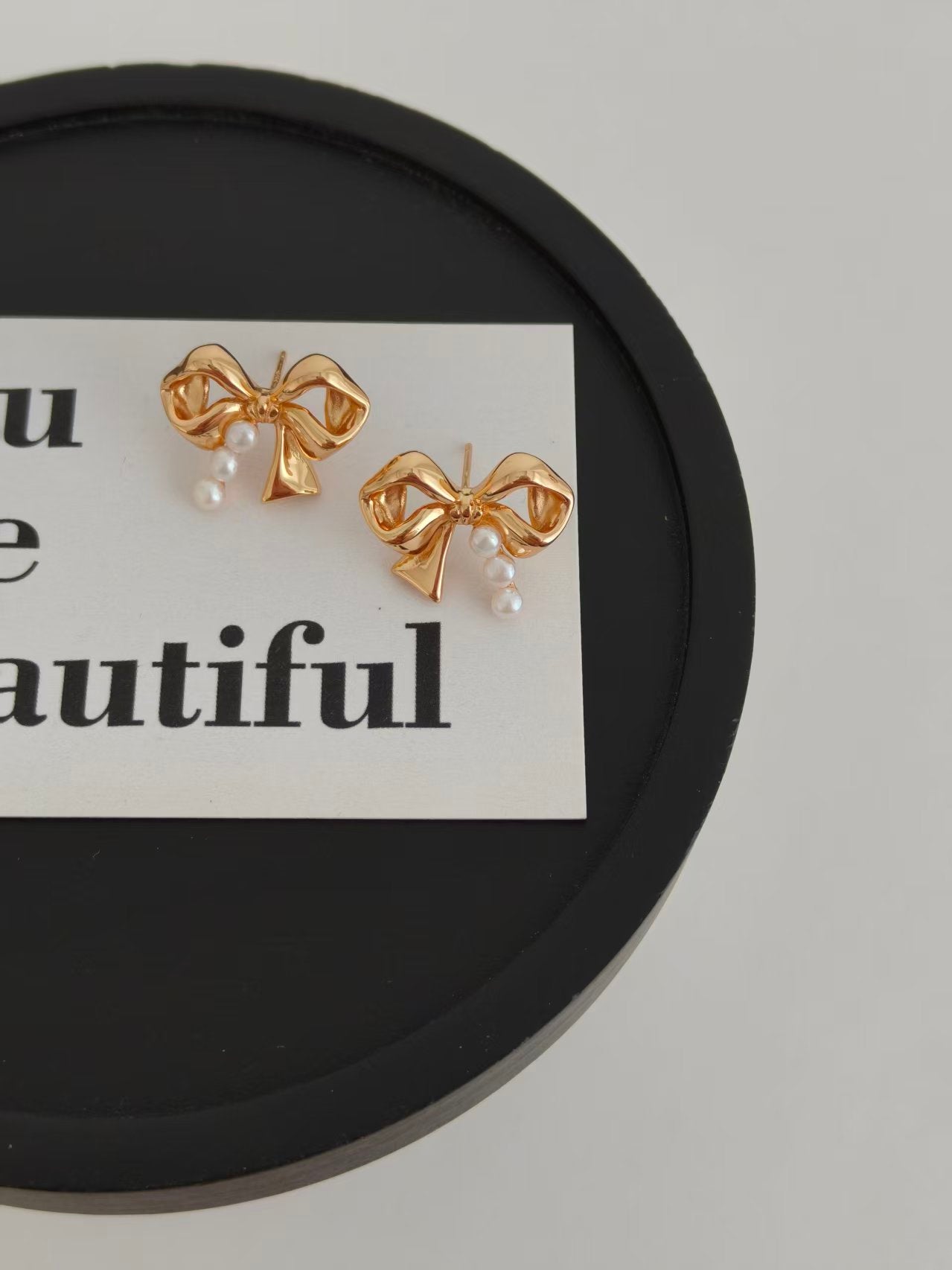 Vintage Bow Pearl Stud Earrings in 925 Sterling Silver – Gold or White Gold Finish