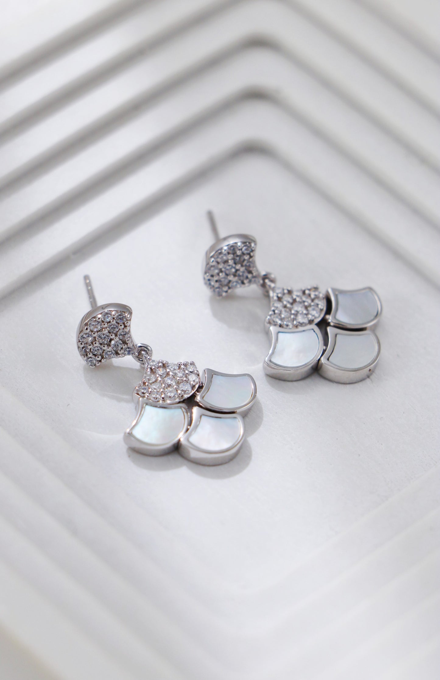 S925 Silver White Shell & Zircon Earrings
