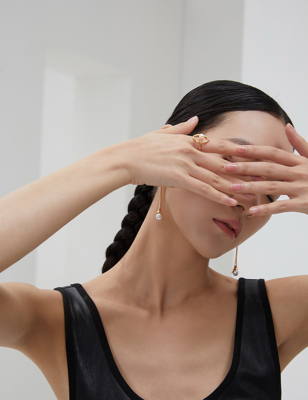 The Sun Pearl Ring
