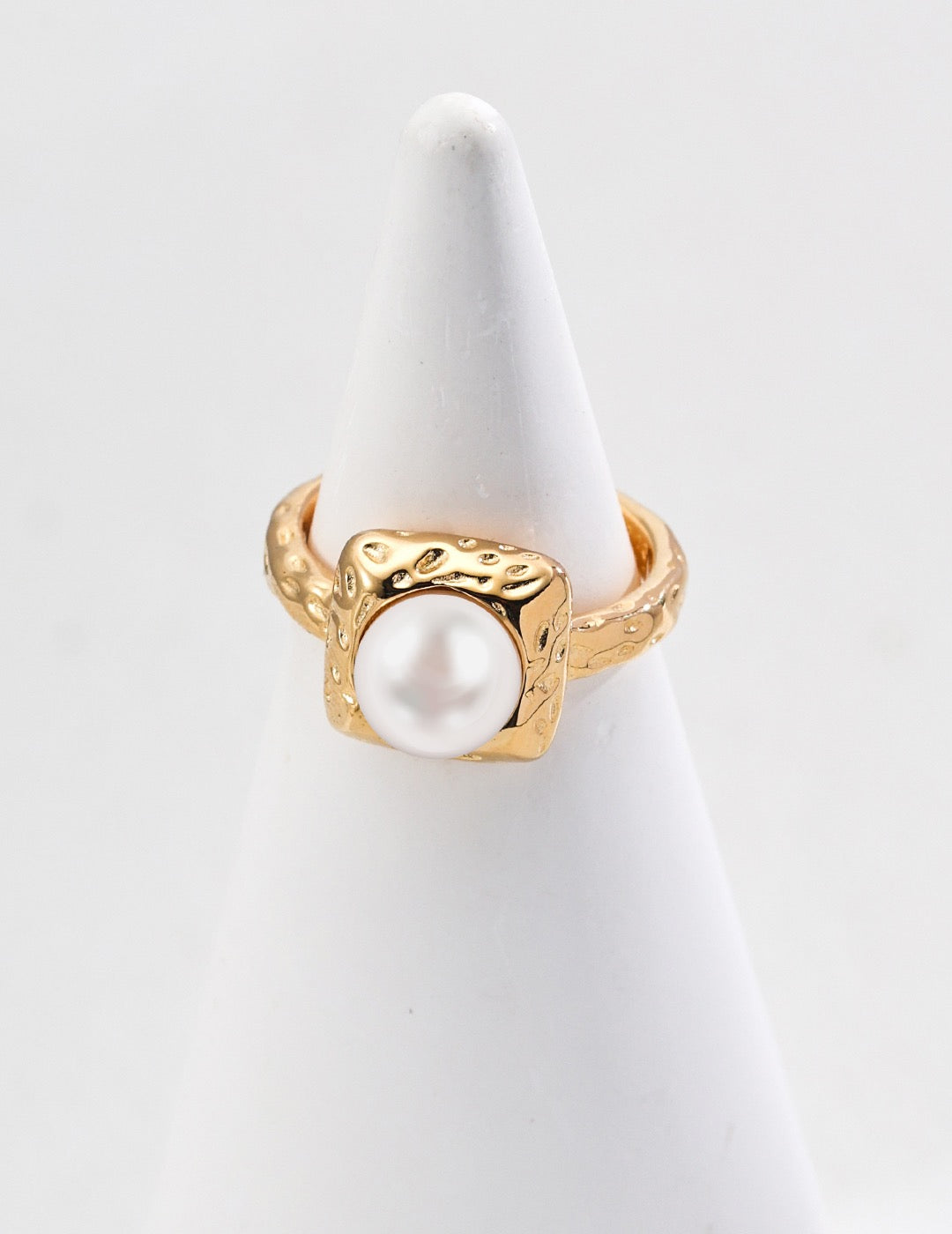Lustre Elegance Pearl Ring