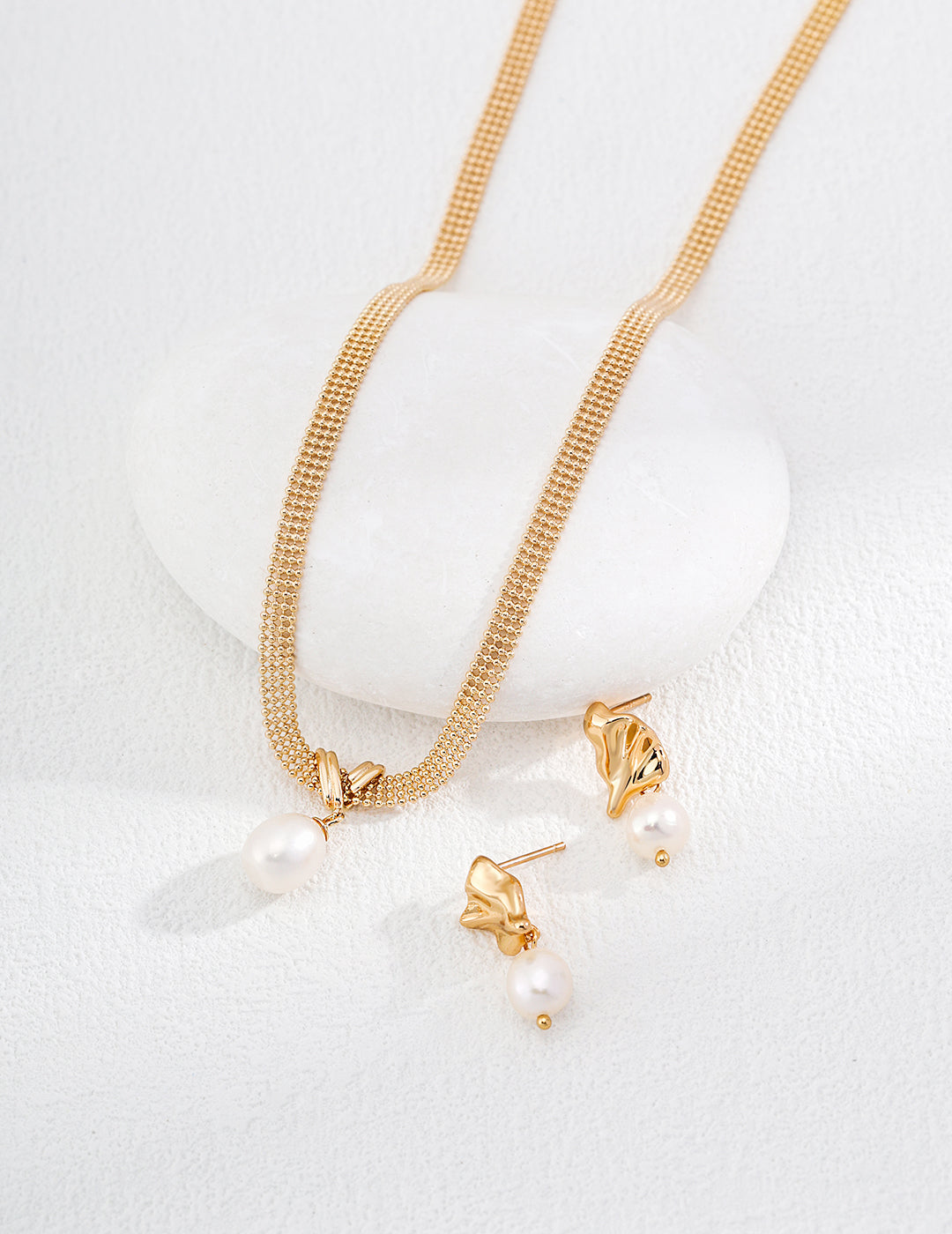 Golden Grace Pearl Necklace