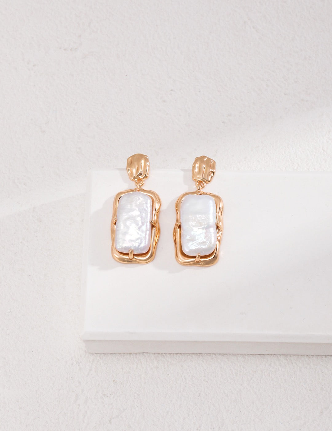 Regal Frame Baroque Pearl Set