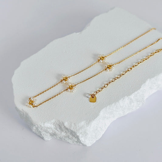 Pearl Daisy Necklace
