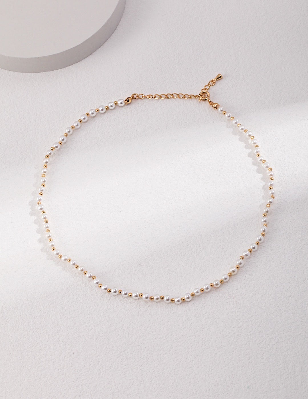 Pearl and silver bead necklace (choker)