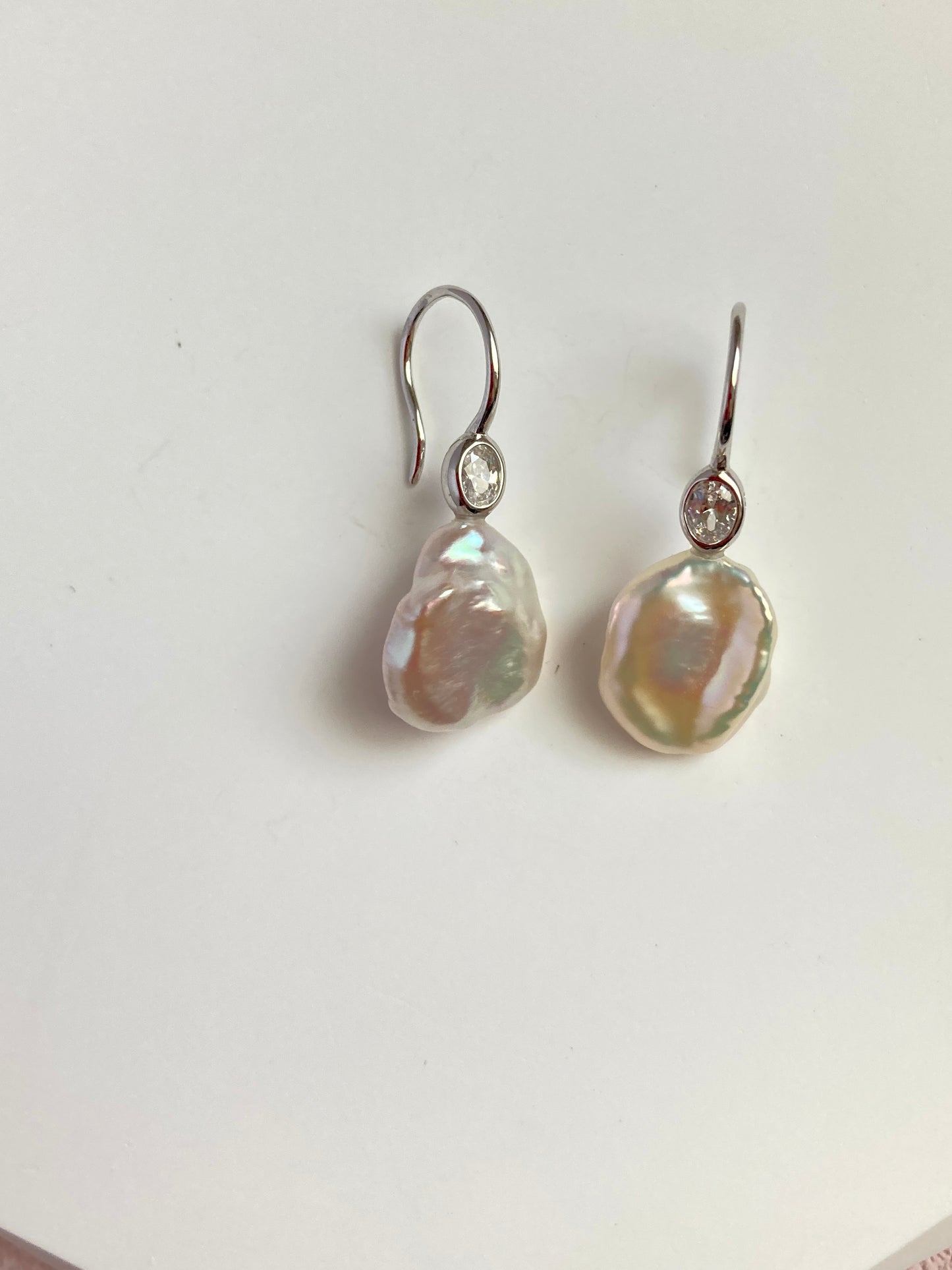 Flake Pearl Earrings
