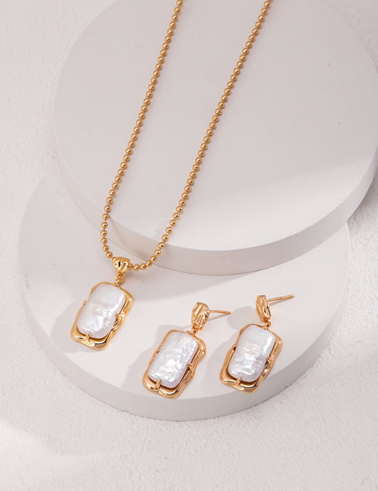 Regal Frame Baroque Pearl Set