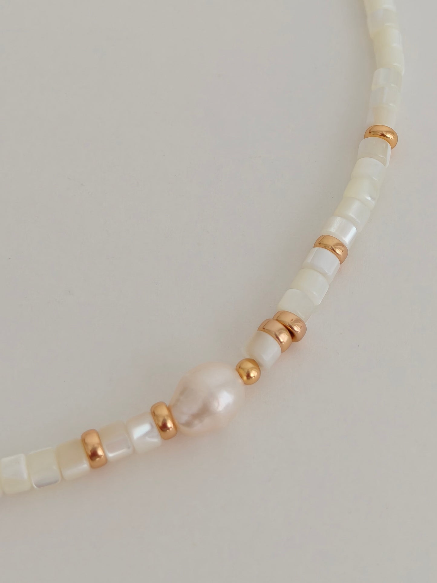 Vintage Gold Freshwater Pearl & White Shell Beaded Bracelet – S925 Sterling Silver Adjustable Bracelet