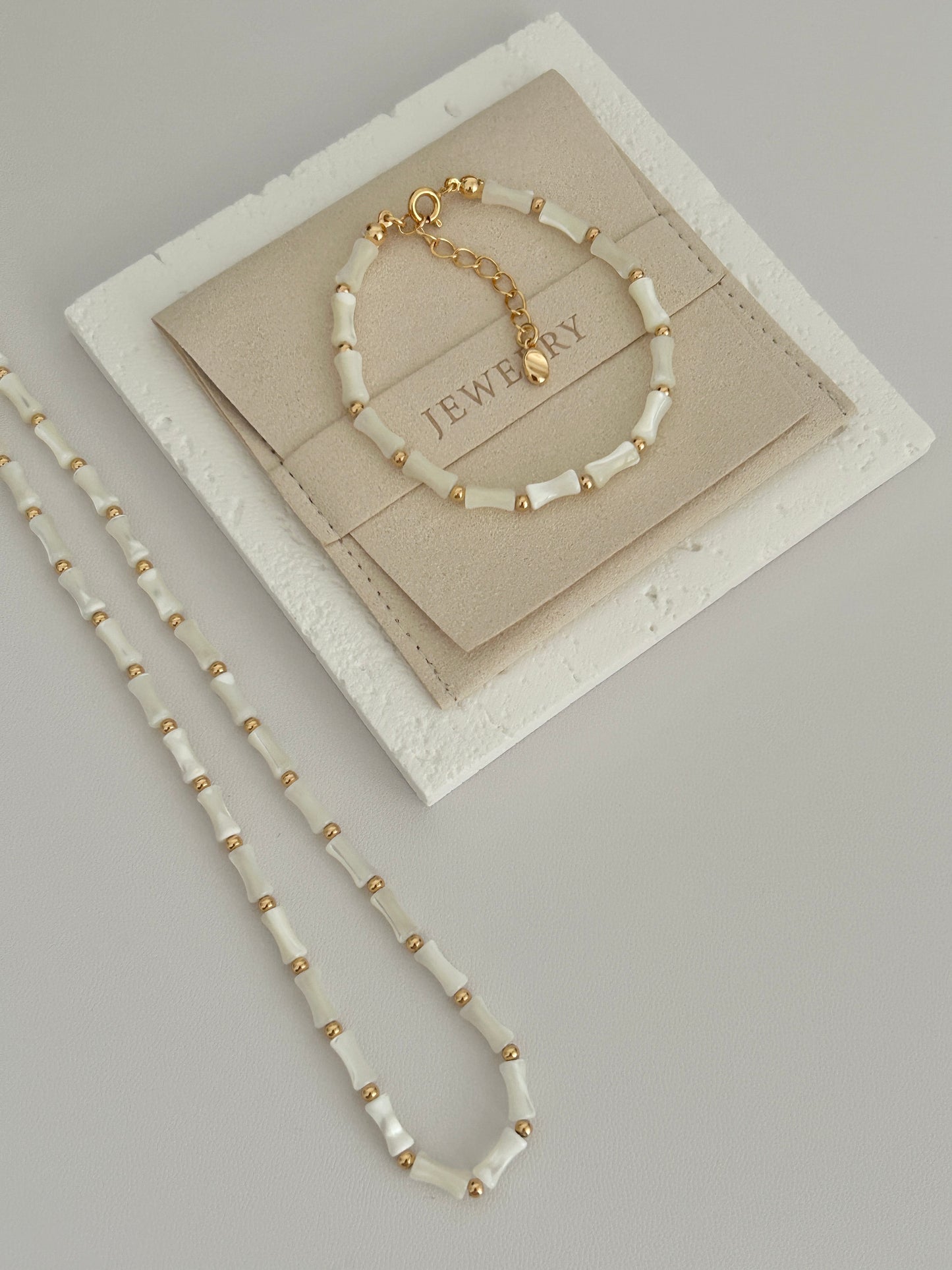 RISE Shell Necklace