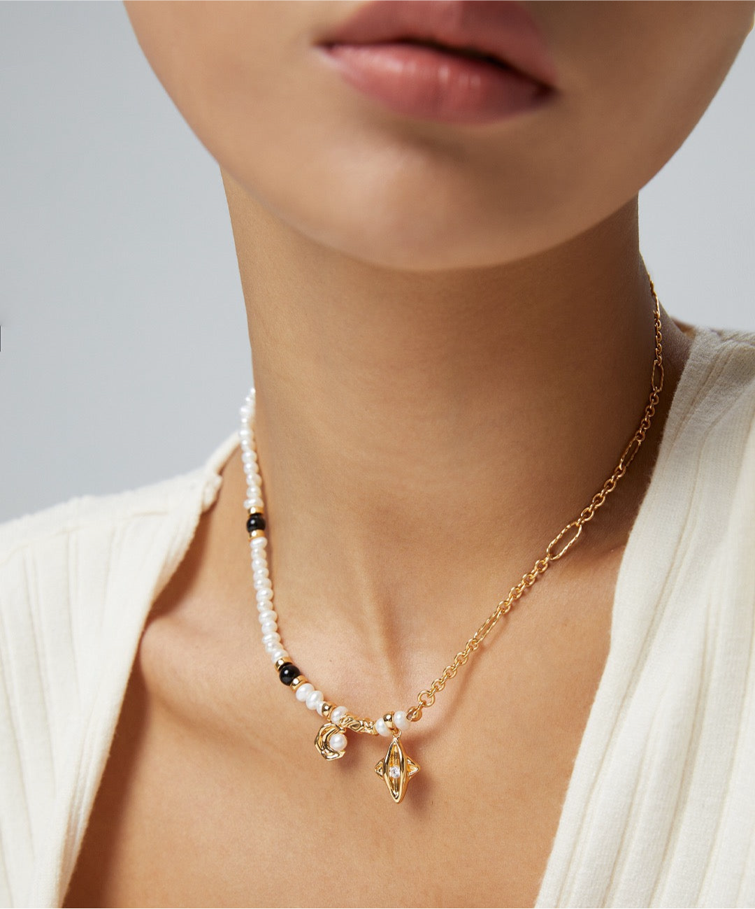S925 Silver Black Onyx & Pearl Pendant Necklace – Platinum & Vintage Gold