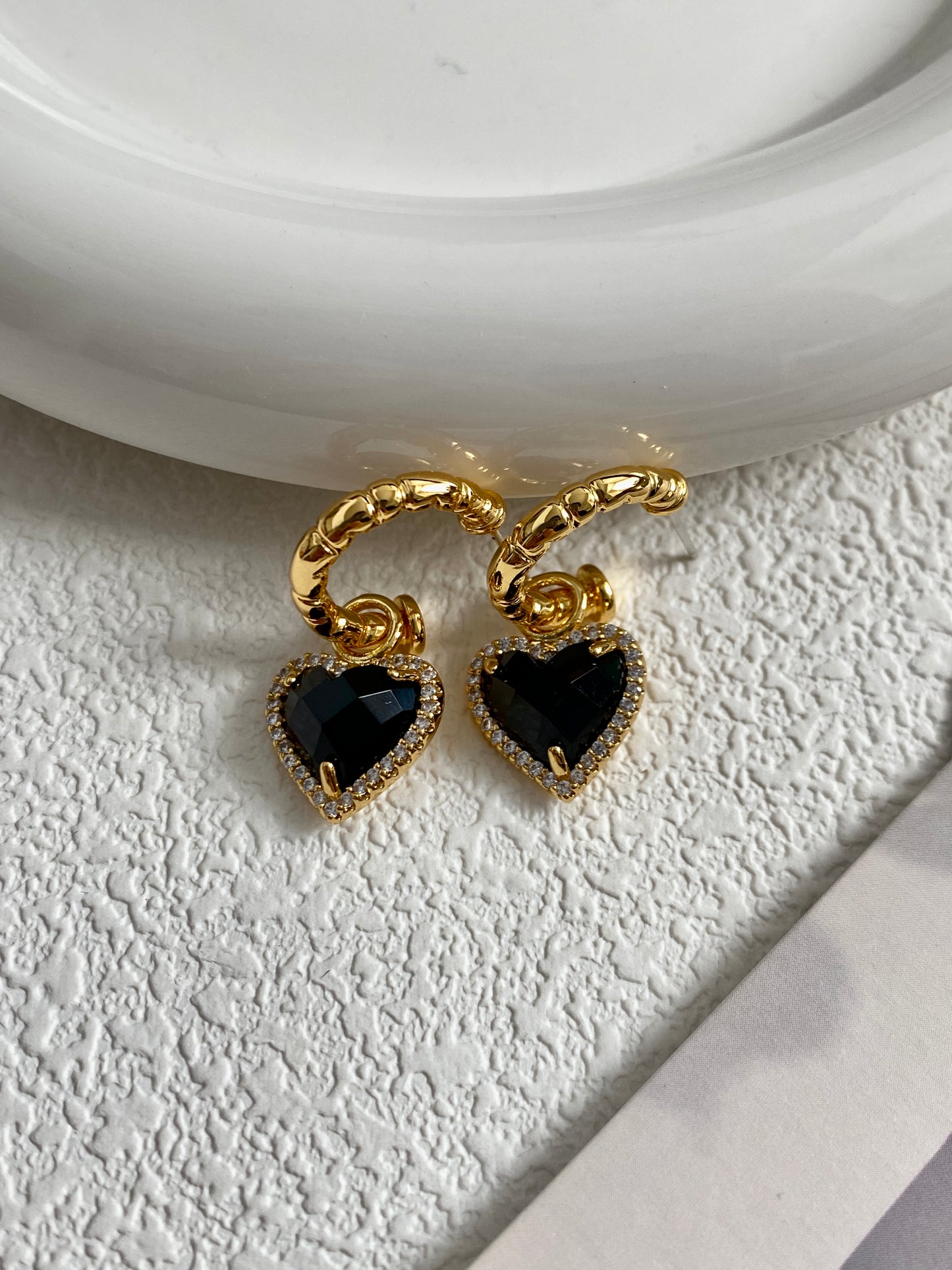Black Heart Pendant Earrings