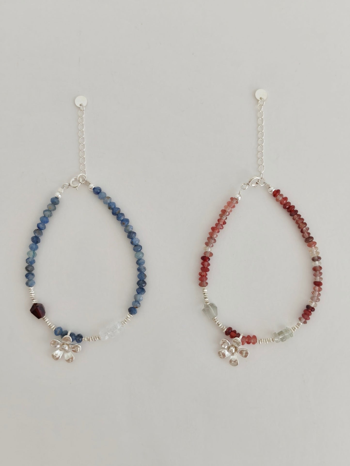 Handmade Gemstone Flower Charm Bracelet – Blue Crystal Moonstone Garnet / Andesine Green Amethyst Silver Bracelet