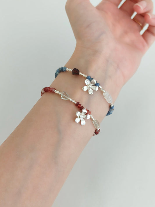 Handmade Gemstone Flower Charm Bracelet – Blue Crystal Moonstone Garnet / Andesine Green Amethyst Silver Bracelet