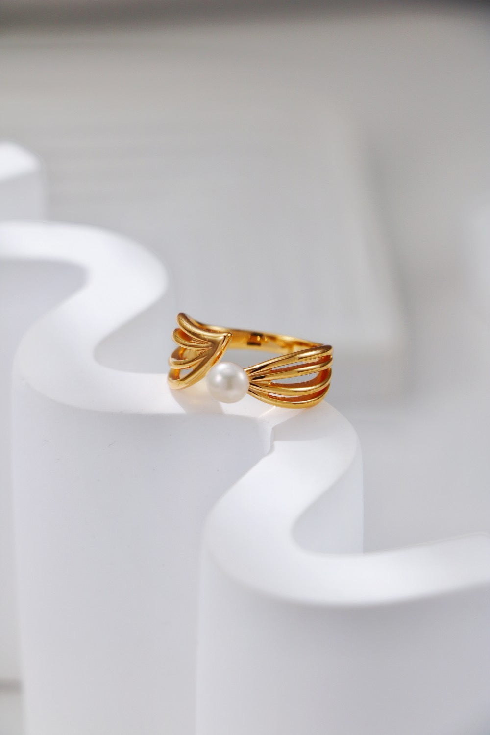 One Leave Pearl Ring