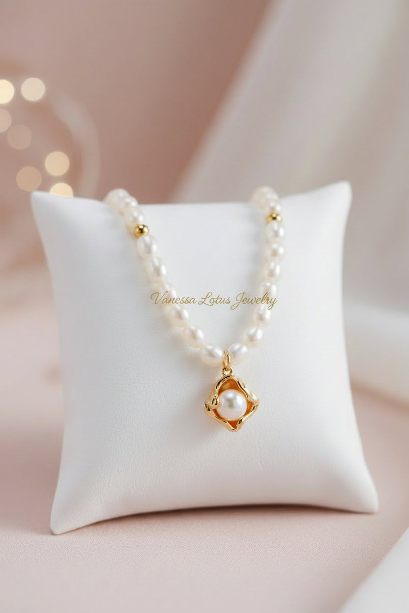 Vintage Gold S925 Sterling Silver Pearl Pendant Necklace & Earrings Set