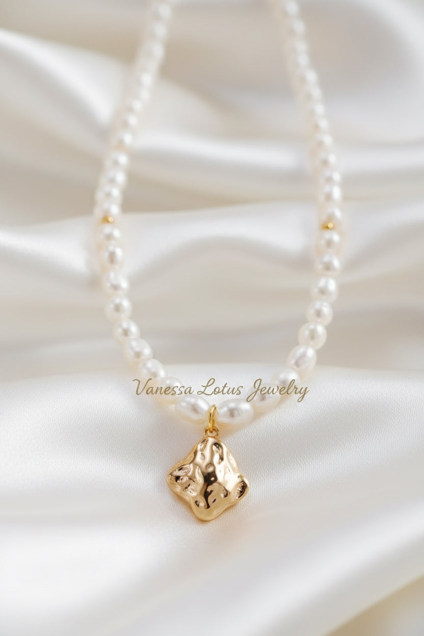 Vintage Gold S925 Sterling Silver Pearl Pendant Necklace & Earrings Set