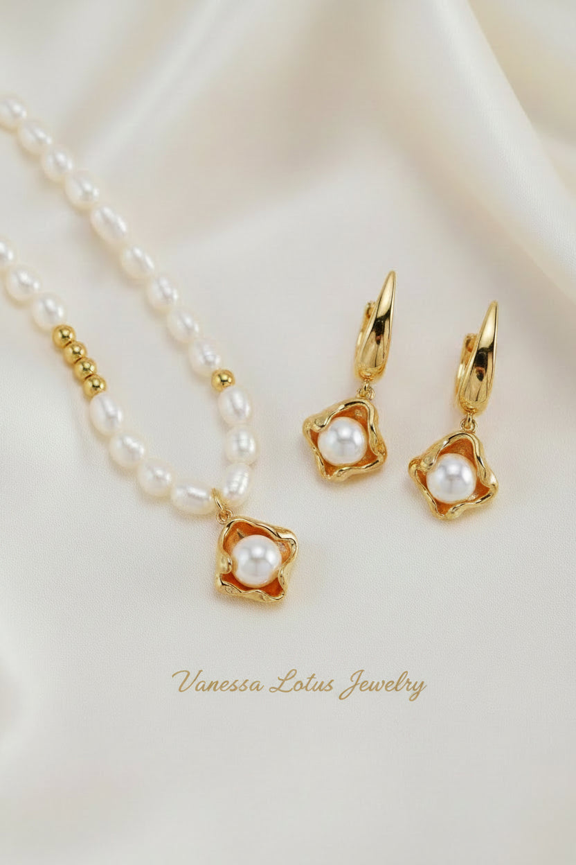 Vintage Gold S925 Sterling Silver Pearl Pendant Necklace & Earrings Set