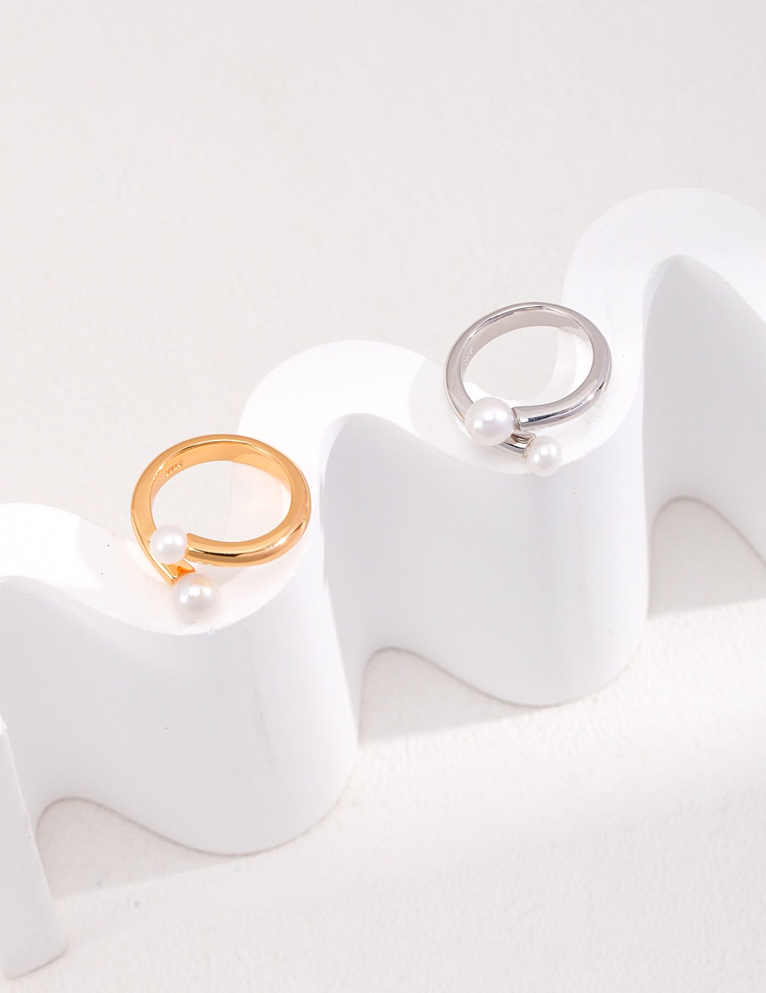 Luna Pearl Duo Ring