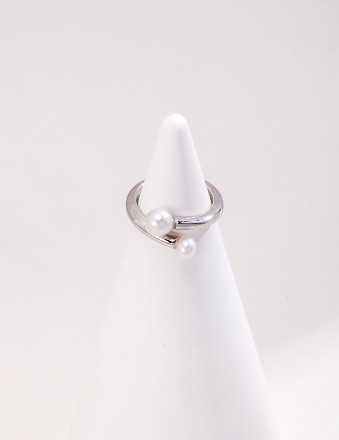 Luna Pearl Duo Ring