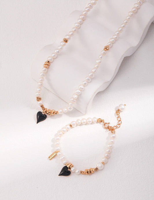 Heart Pendant Pearl Necklace