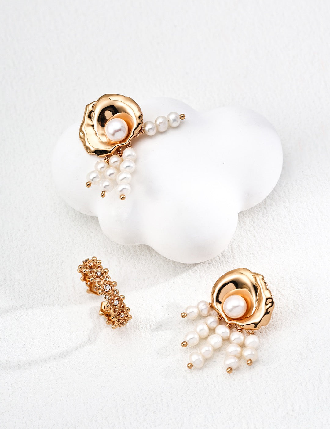 Raindrops Pearl Earrings